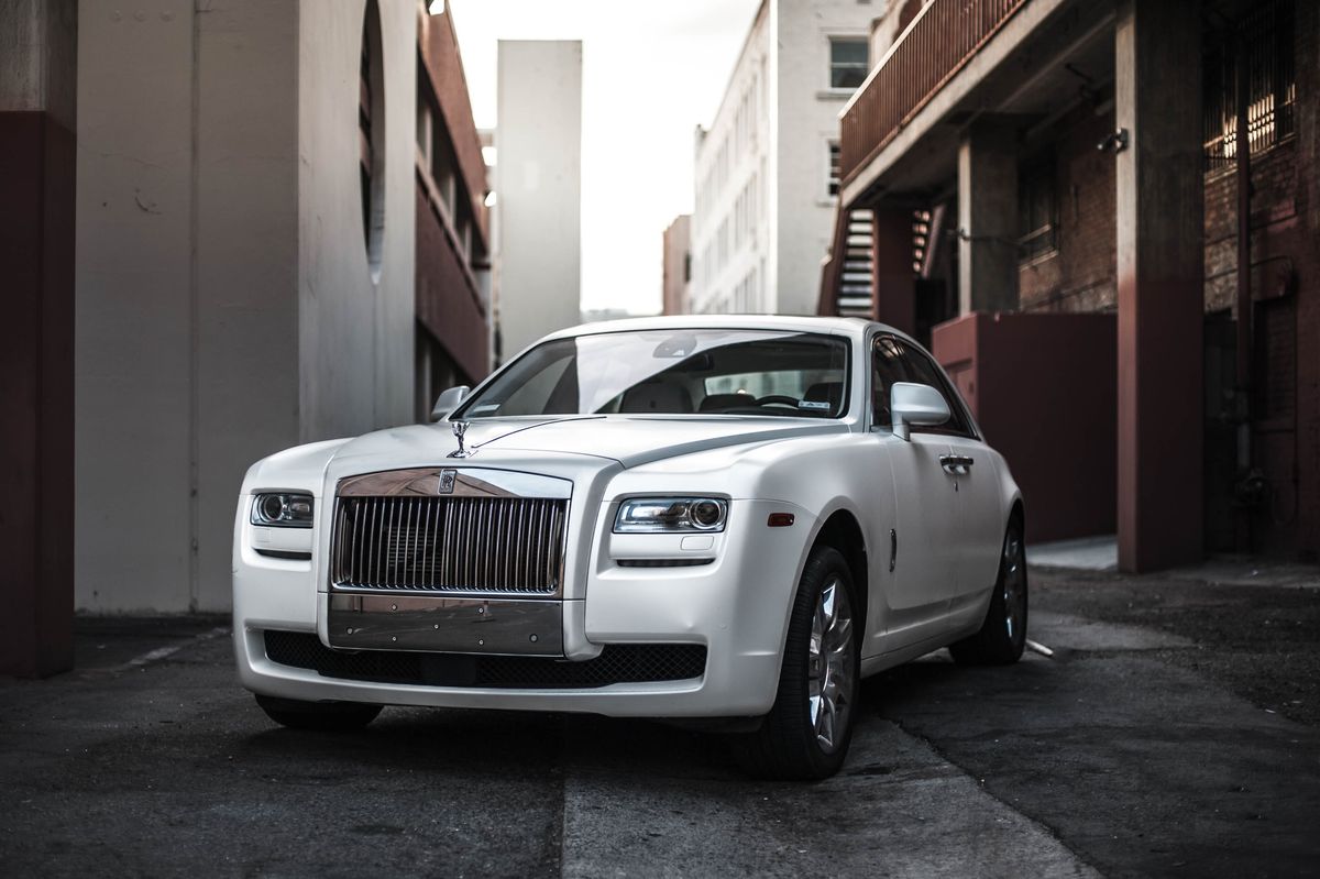 Luxury car for premium private travel