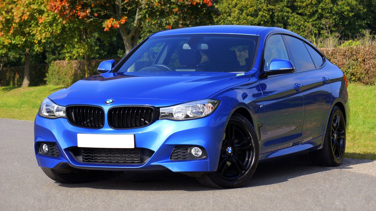 Comfortable sedan for everyday and executive travel